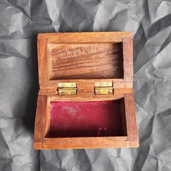 Antique vintage hand carved intricate Wood box - Picture 2 of 4